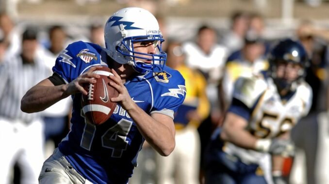 Pump it up magazine - football football player
