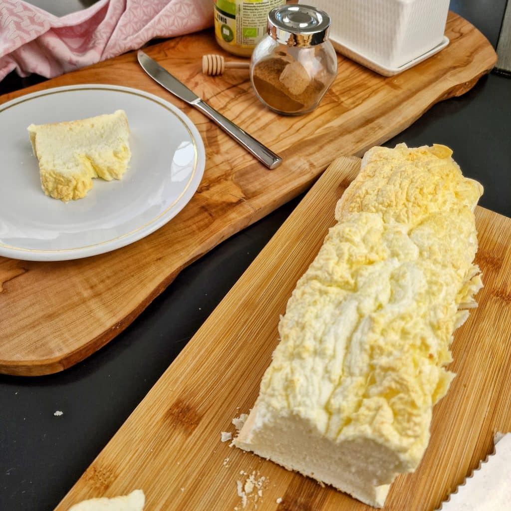 Quick & Easy 2Ingredient Cottage Cheese Bread for LowCarb Lovers