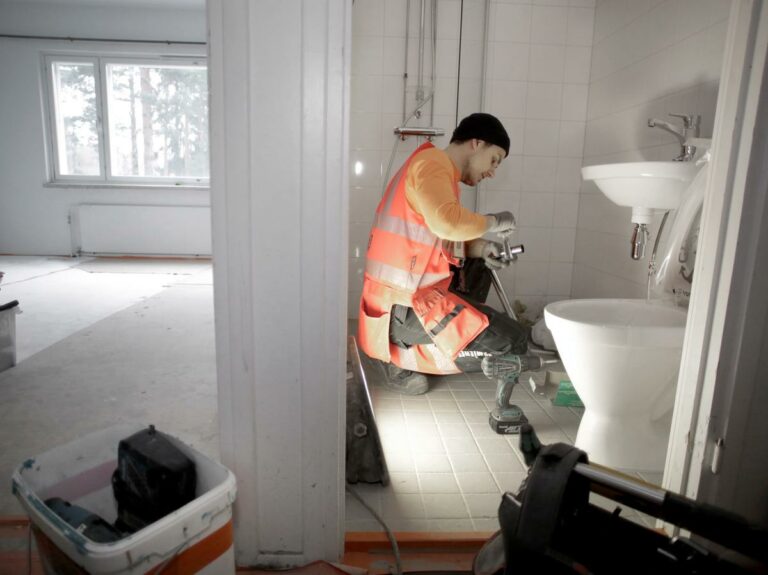 Kuinka Putkityöt Toimivat Pienessä Talossa?