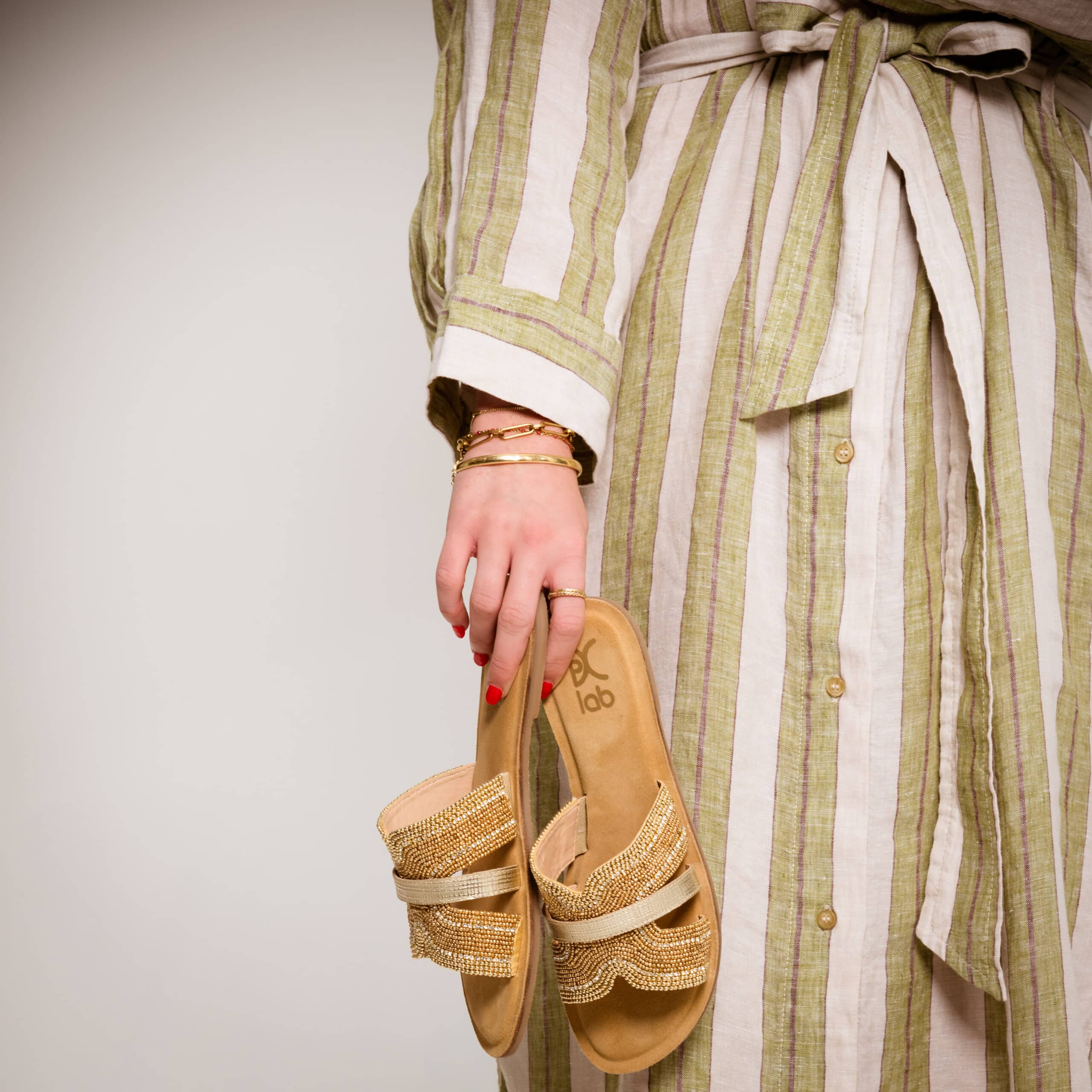 B2b sales shoes wholesale