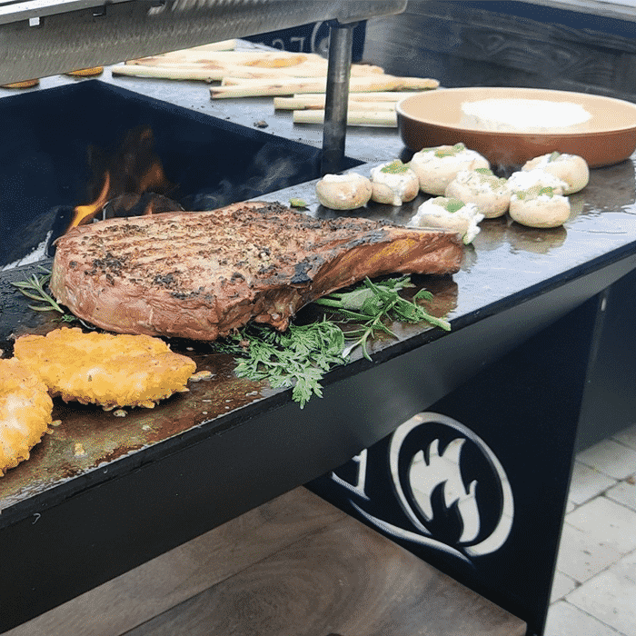 BBQ op hout combineert Braai met Teppanyaki kookplaat