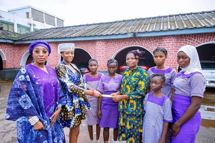Queen Moremi 2021 giving out scholarships to students