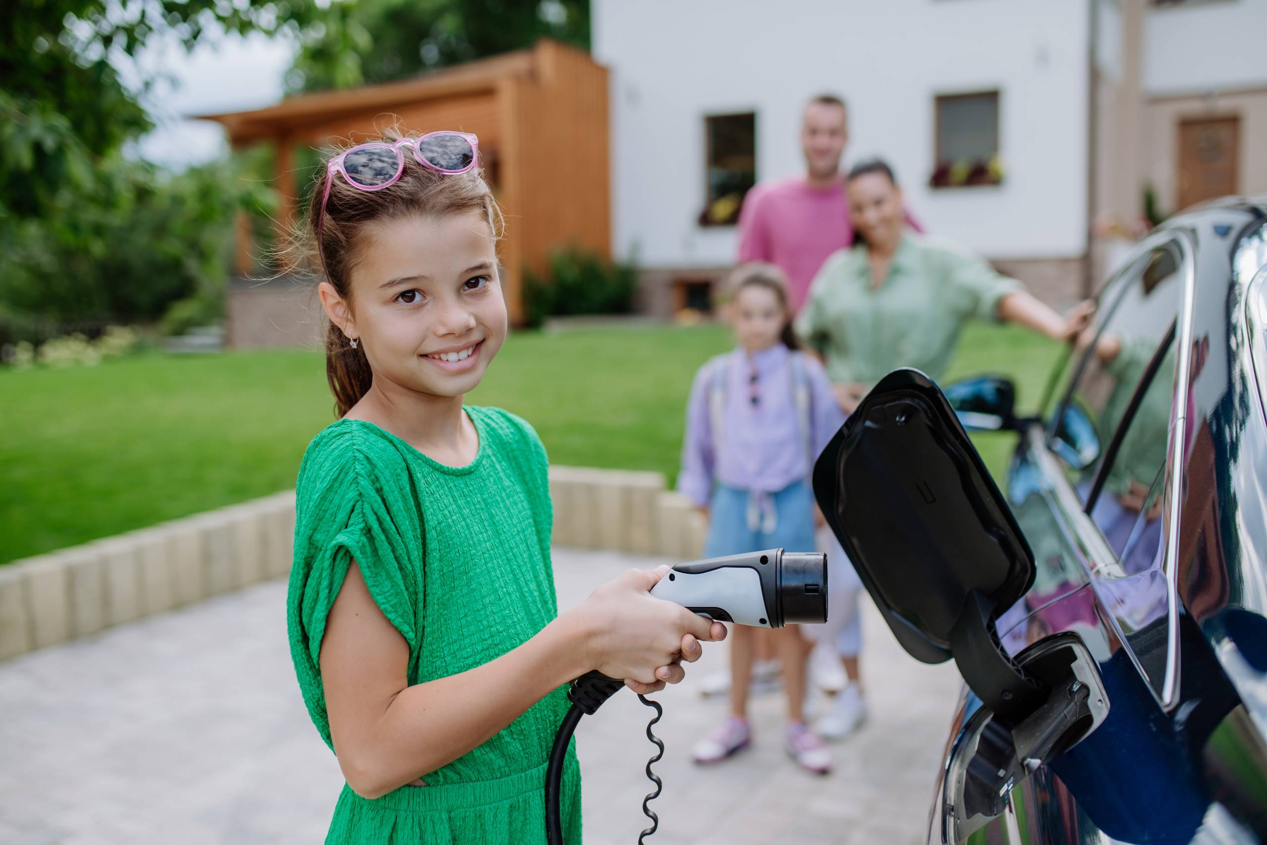 Zet je in voor duurzame mobiliteit met behulp van Qplanet. Met een uitgebreid assortiment aan laadpalen, laadkabels en accessoires hebben wij alles wat je maar nodig hebt om jou elektrische reis soepel te laten verlopen Onze eigenmerk laadpalen zijn zorgvuldig ontworpen en getest om aan de hoogste kwaliteitseisen te voldoen, en bieden een betaalbaar alternatief zonder concessies te doen aan de prestaties en veiligheid