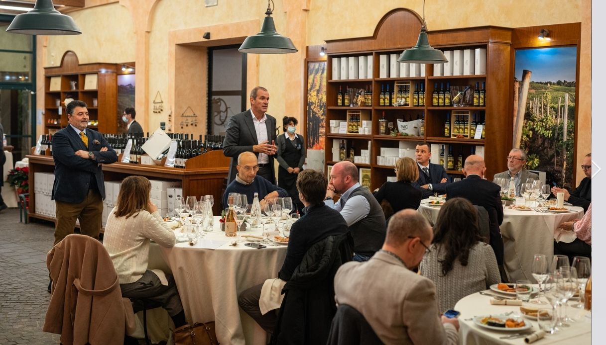 Un momento della serata alle Cantine di Casteggio