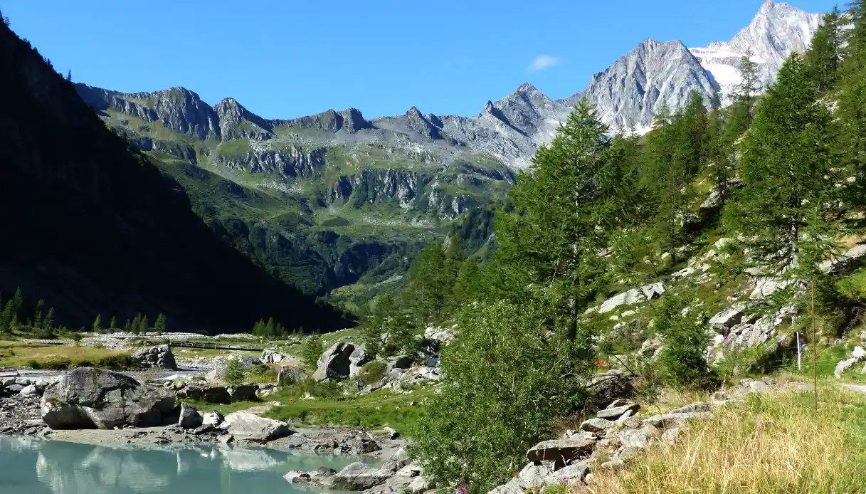 Passeggiate facili estive a Champoluc ai piedi del Monte Rosa, meta ideale da Pavia.