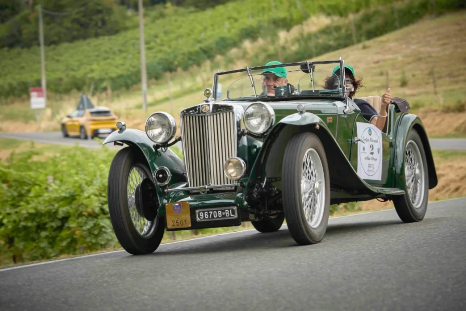 Auto d'epoca durante le prove del Trofeo Maserati 2026 a Voghera