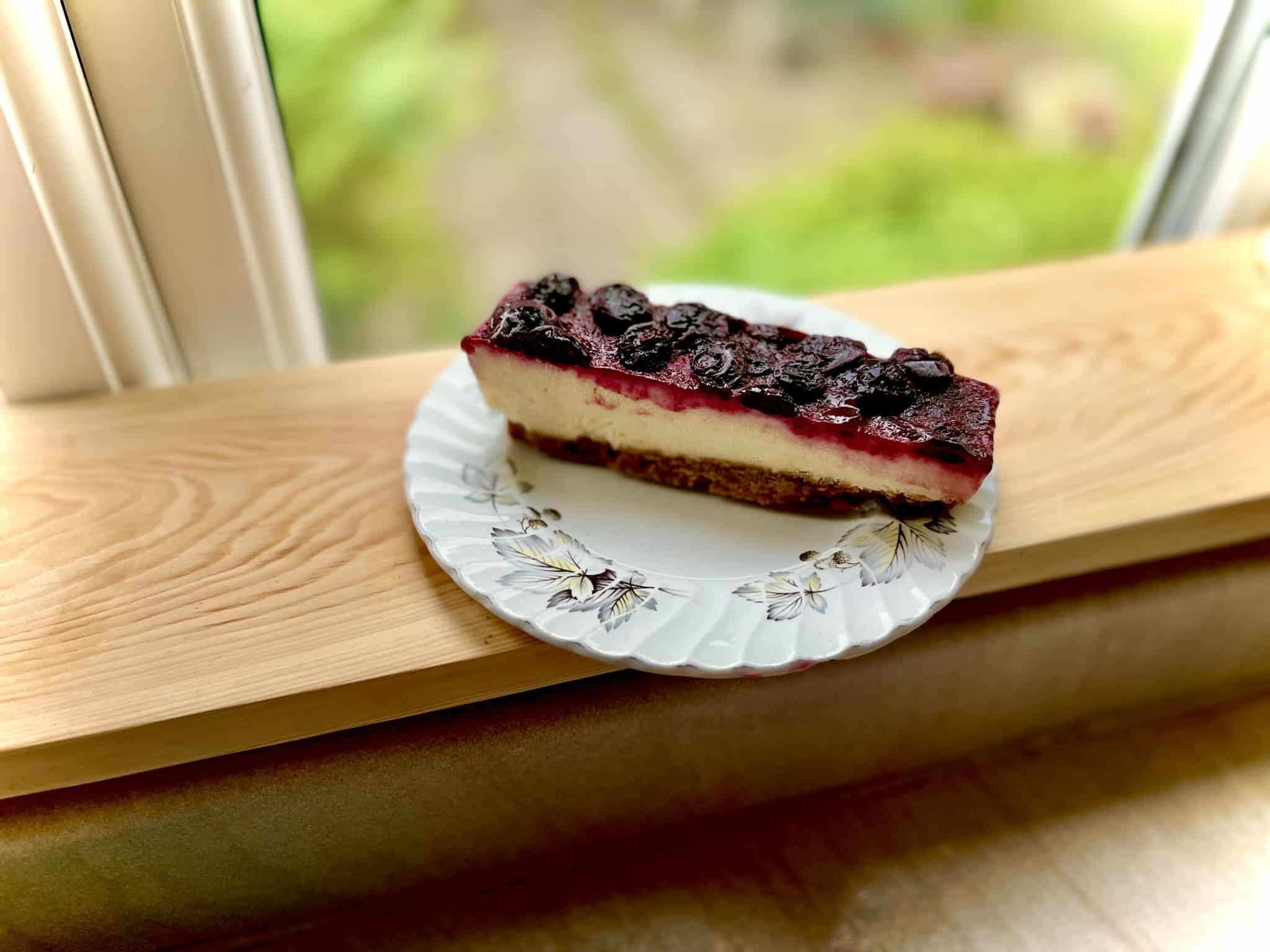 Bix and blueberry cheesecake