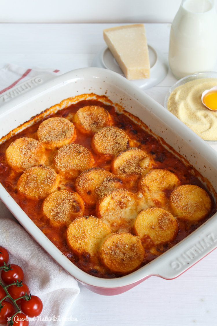 GrießGnocchi alla romana mit Tomatensauce, Pancetta und Taleggio {nach