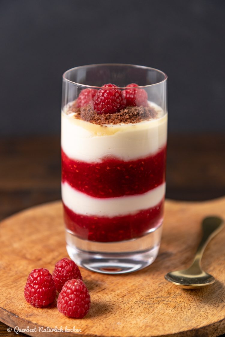 Eierlikörcreme mit Himbeeren - Ein tolles Dessert, nicht nur zu Ostern! -  Querbeet-Natürlich kochen