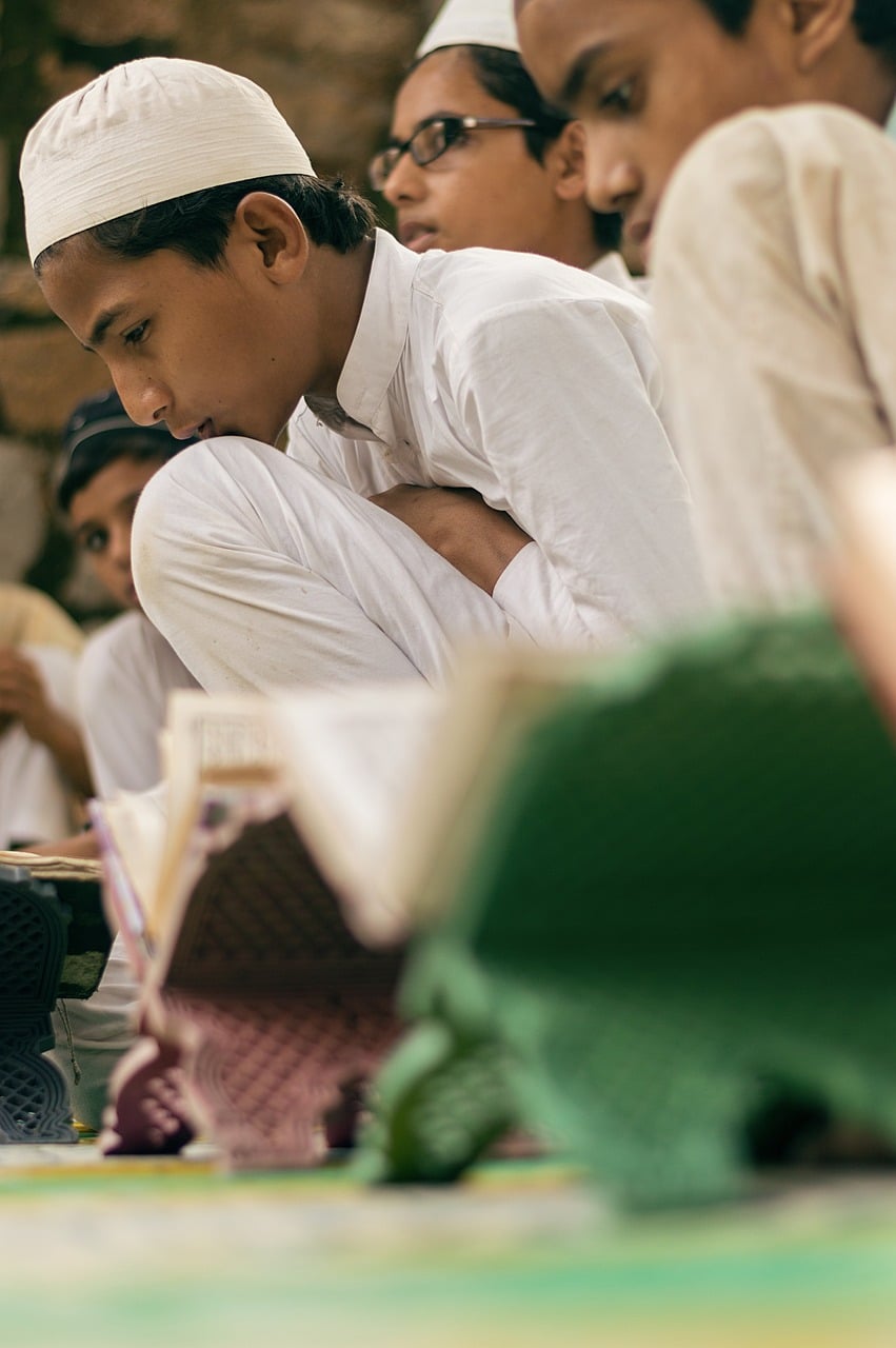 muslim-boy-4525824_1280