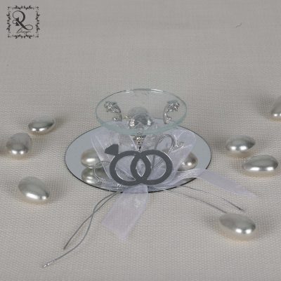 Table Decorations for a White Wedding