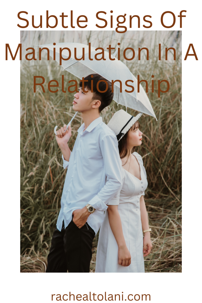 Signs of a manipulators in a relationship