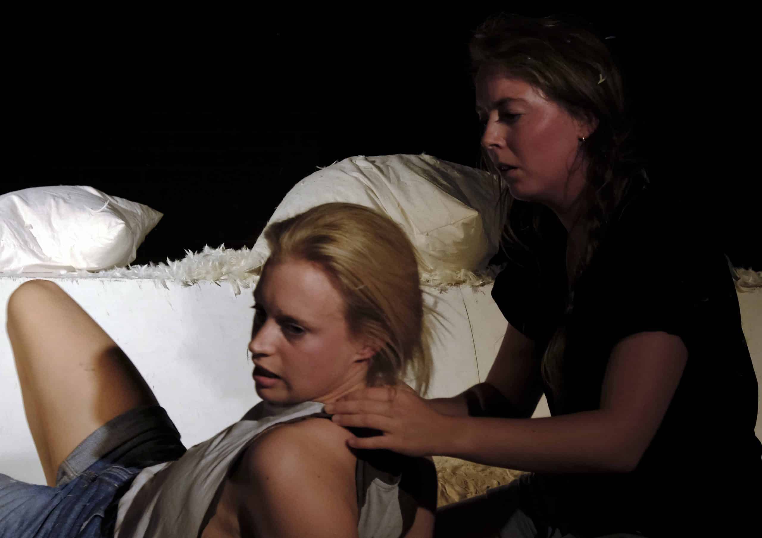 Teater Mikado_Til sidste fjer_004_mail