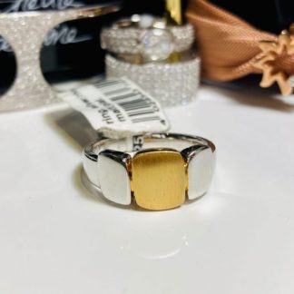Viventy - Yellow Gold Square Ring.