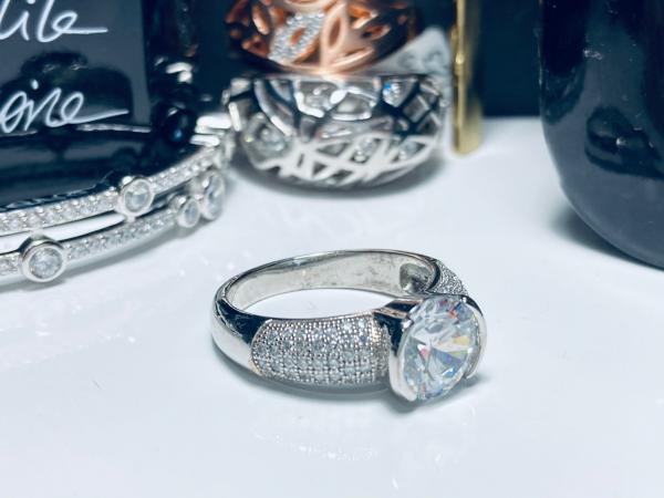 Bouton - White Stone Silver Ring