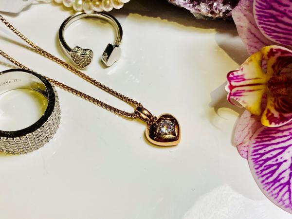 Viventy - Small Rose Gold Heart Necklace