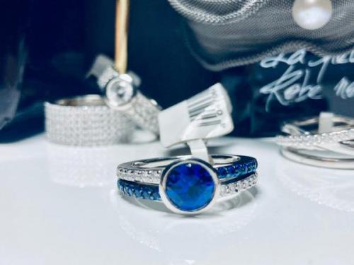 Viventy - Solitaire Blue and Clear Stone Ring
