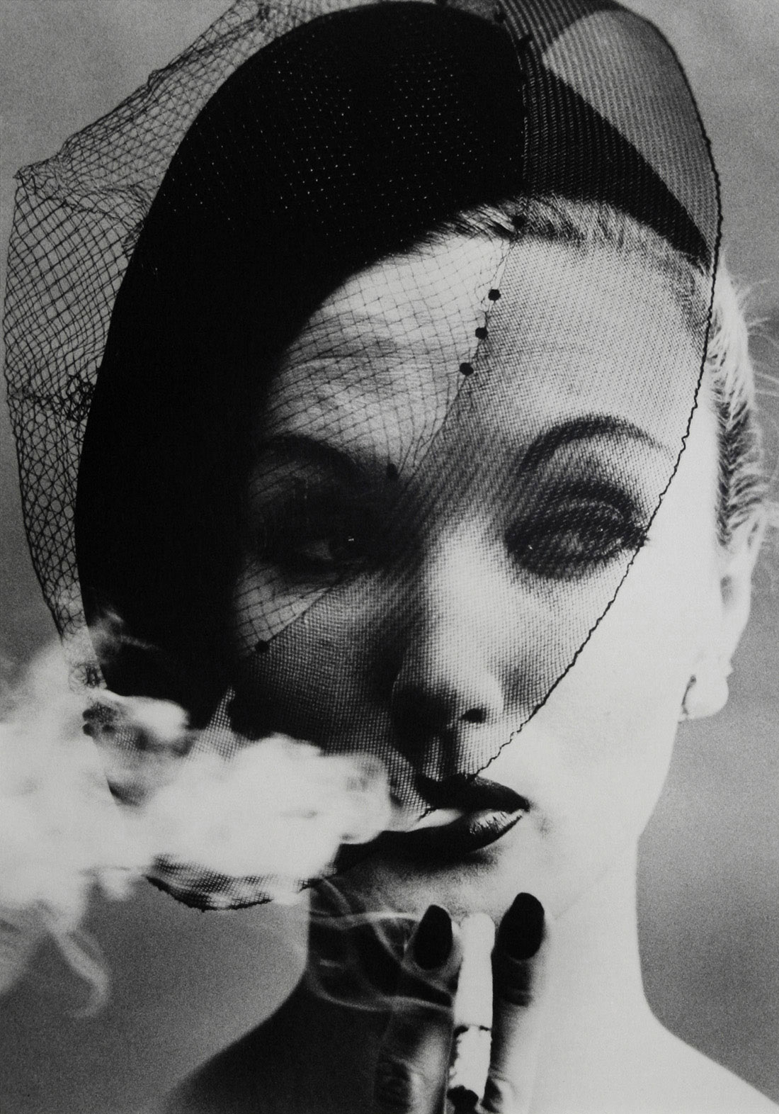 Smoke-Veil-Paris-Vogue-1958_email