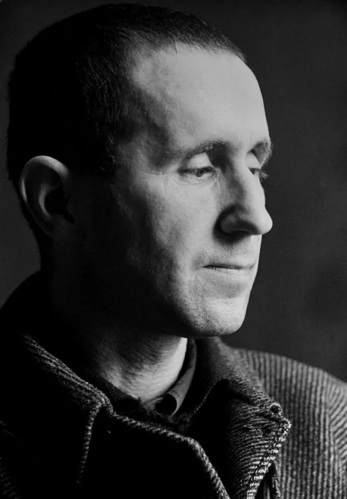 bertolt-brecht-Paris 1935