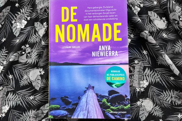 Recensie De nomade – Anya Niewierra