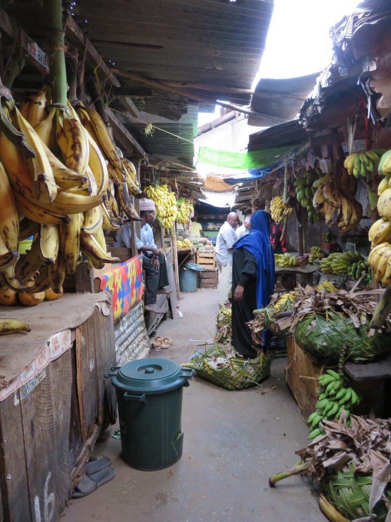 banana market 