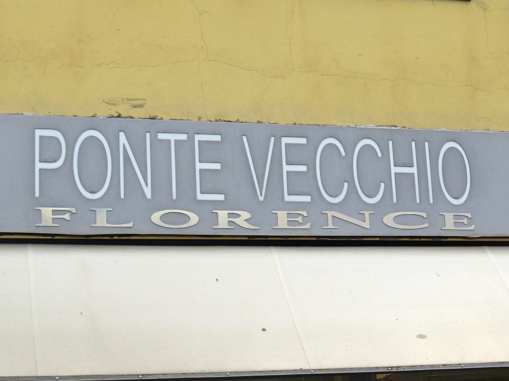 A picture of a sign saying Ponte Vecchio