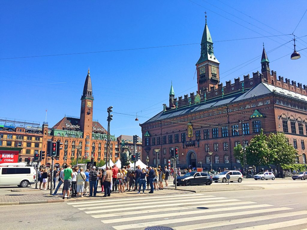 A picture of the city hall opposite the Copenhagen central station