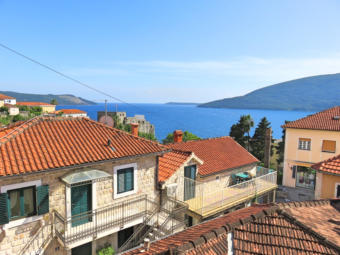 apartments to rent in Montenegro