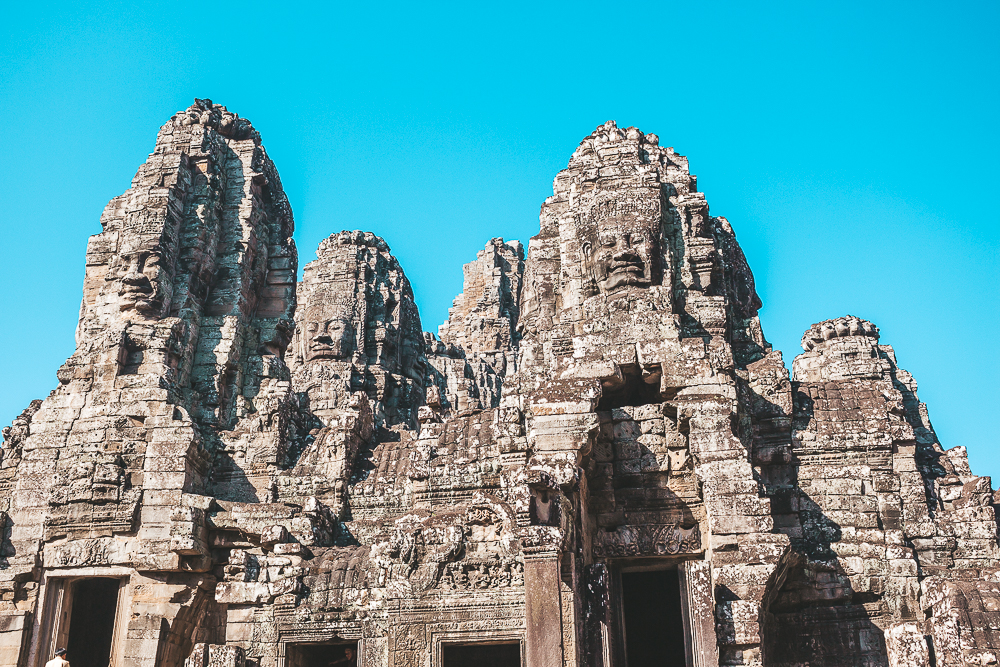 Inspirerande Bilder För Att Besöka Angkor Wat i Kambodja Bland det häftigaste jag någonsin har gjort i hela mitt liv är att ha besökt Angkor Wat i Kambodja. Det här var verkligen något speciellt och med dessa bilder hoppas jag kunna inspirera dig till att också vilja åka till Angkor Wat som ligger i staden Siem Reap i Kambodja.  Jag har skrivit en egen resguide till huvudstaden Phnom Penh i Kambodja som du hittar HÄR och och en resguide med sightseeingtips på saker att se och gör i Kambodja. Den hittar du HÄR :) Här är mina inspirerande bilder till Angkor Wat i Kambodja