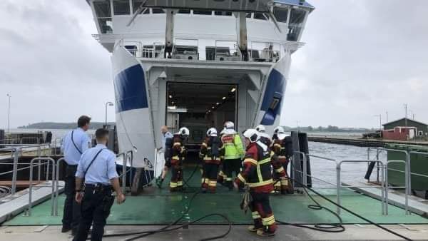 El-færge mellem Als  Ærø i brand