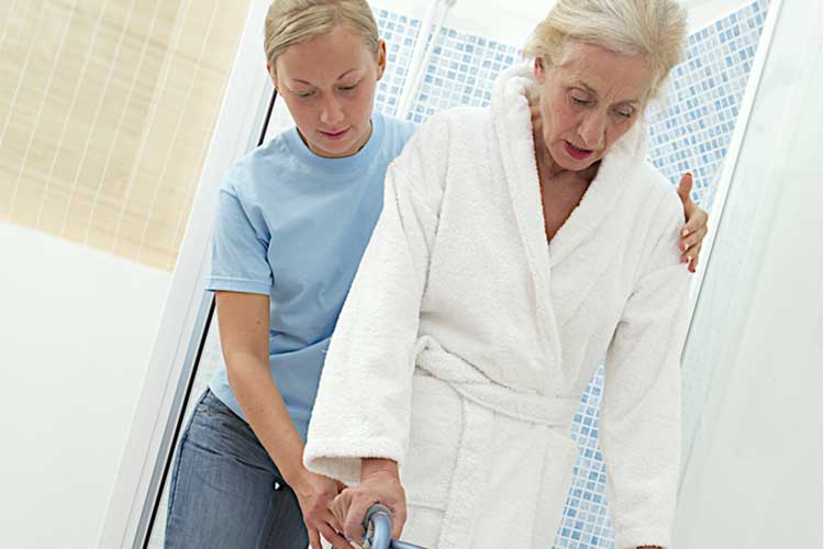 How to Navigate the Challenges of Bathing a Person with Dementia