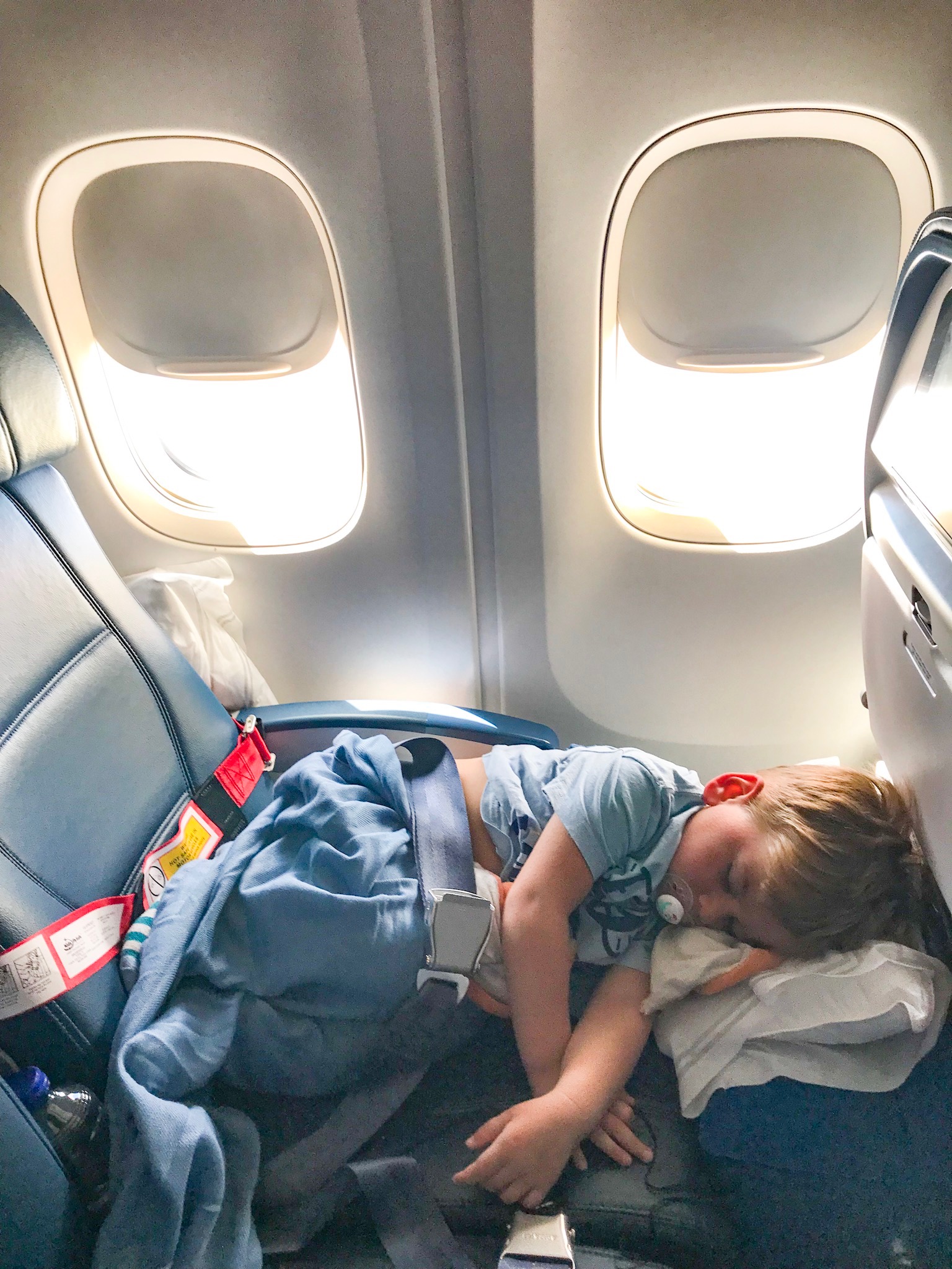 How to Entertain Your Kids on a Flight