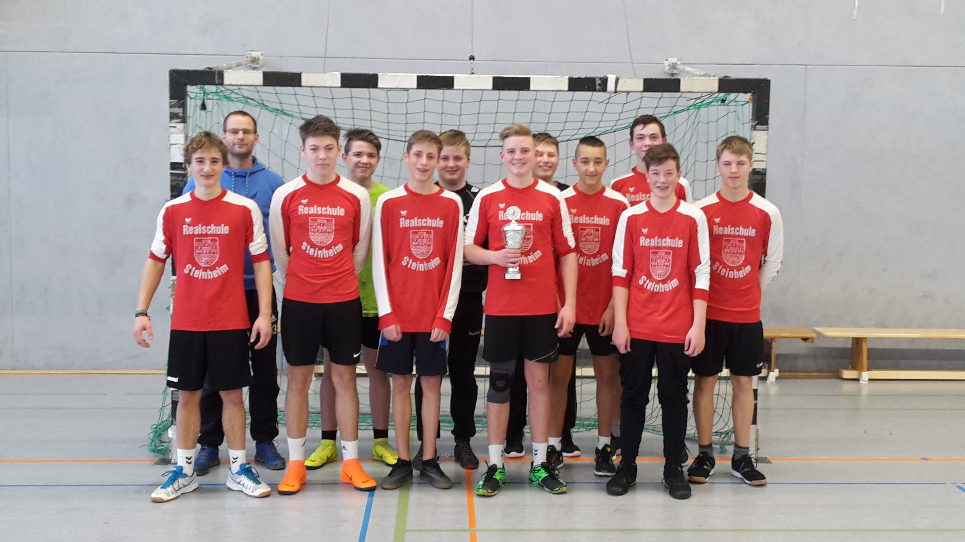 Read more about the article Realschule Steinheim Kreismeister im Handball