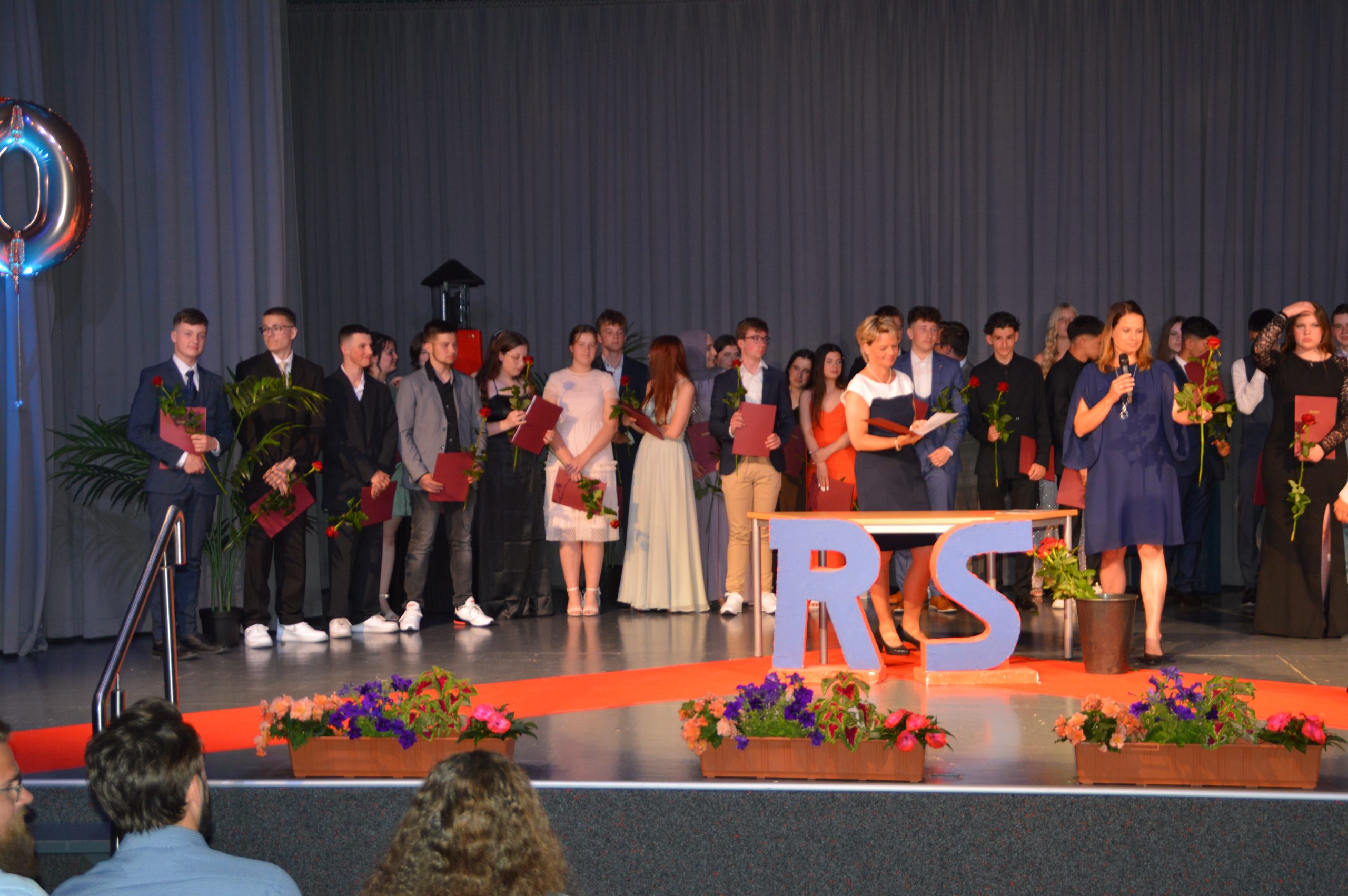 Mutig Neugierig Und Voller Zuversicht In Die Zukunft Städtische