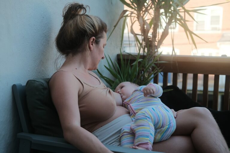 10 Benefits of Breastfeeding for Mum and Baby