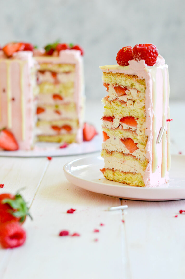 ErdbeerDripCake Rebeccas Patisserie