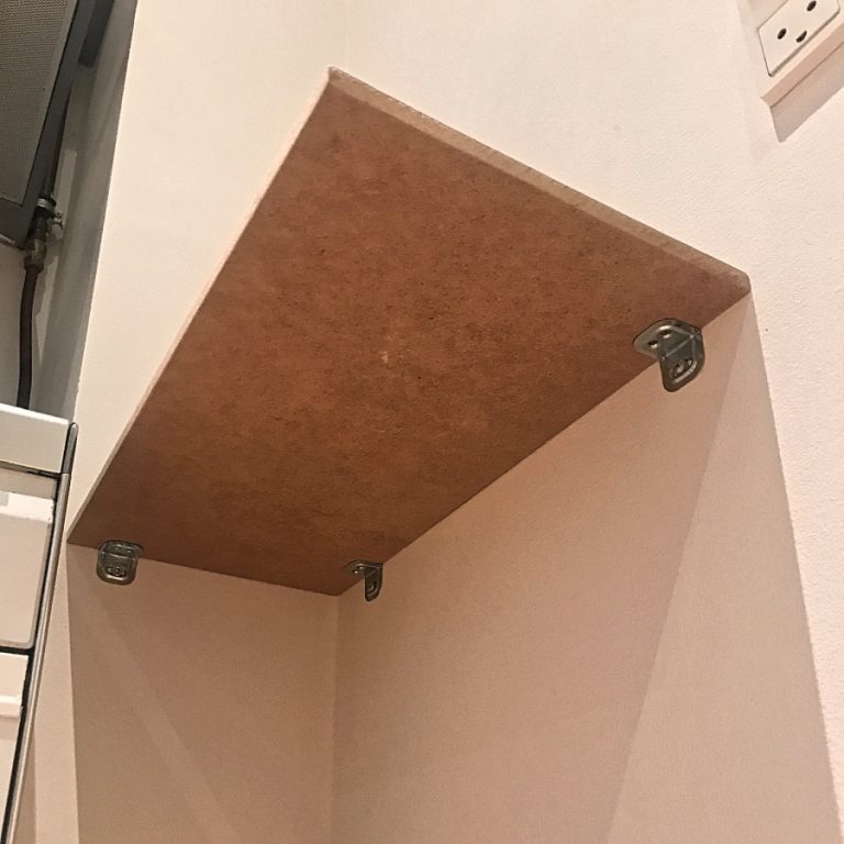 DIY Floating Kitchen Shelves