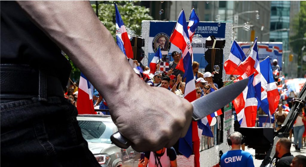 Acusan un hombre por apuñalamiento a un adulto mayor en desfile