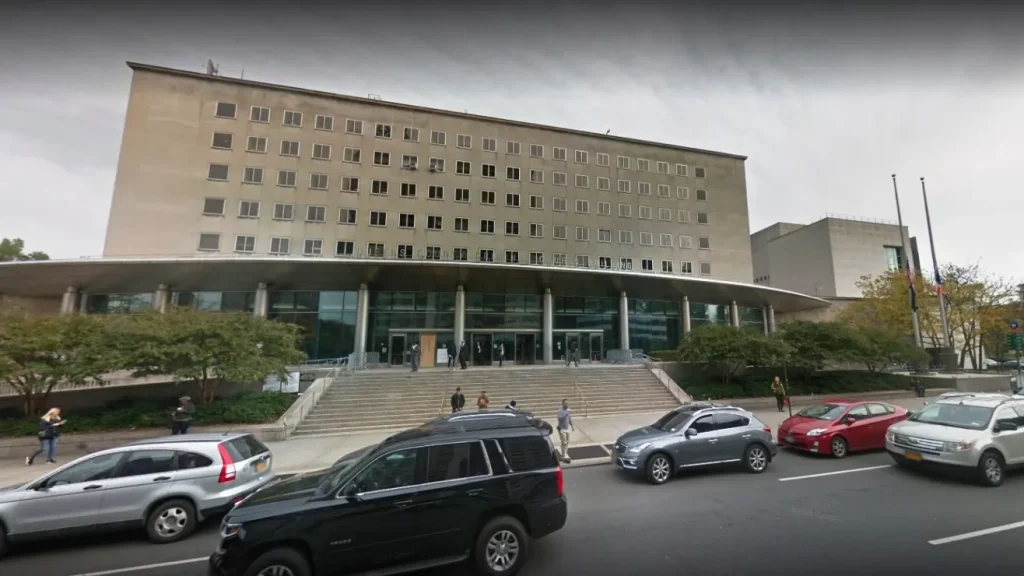 queens-criminal-court-in-kew-gardens.jpg