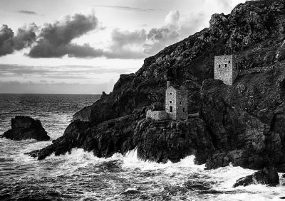 image of cliffs by the sea, which won 2nd place in competition