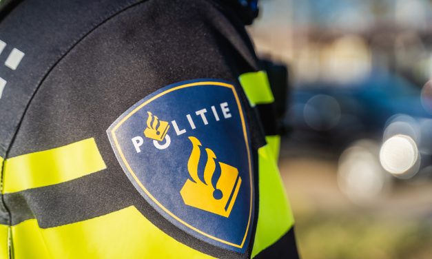 Explosie bij autobedrijf op bedrijventerrein in Schiedam houdt buurt wakker