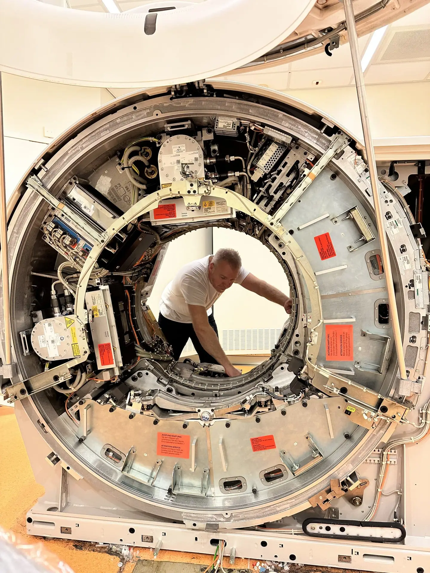 SIEMENS MRI AND CT SCANNERS SERVICE contact-us