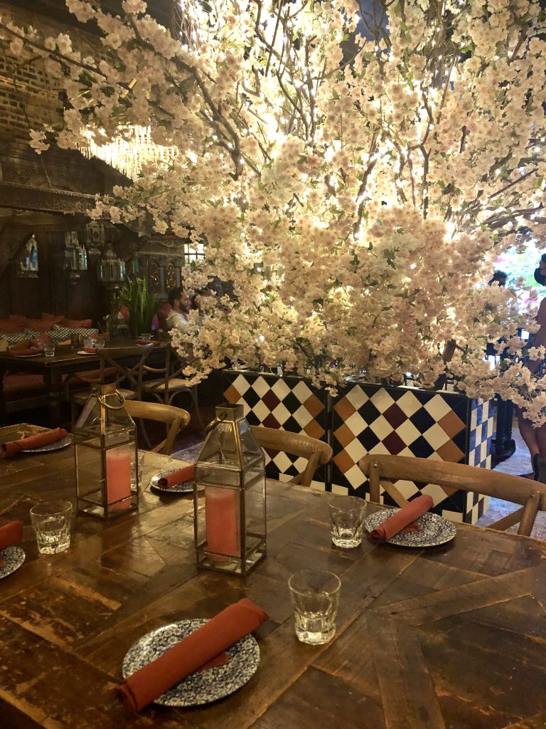 Restaurant Beatnik in West Town