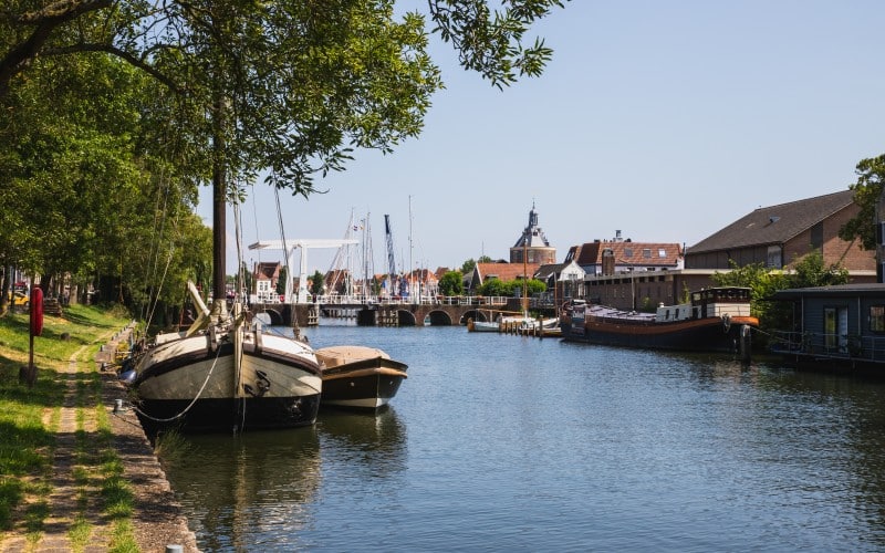 hyggelig kanal ved enkhuizen