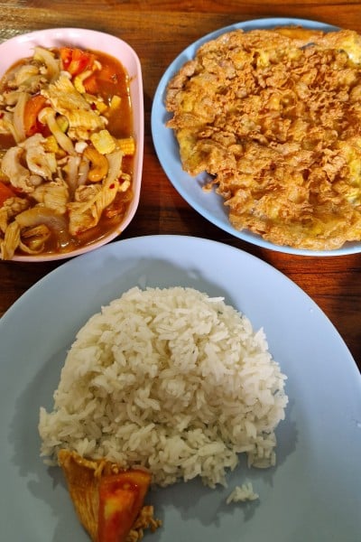 lækker frokost på dag to i khao yai