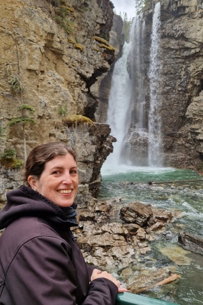 upper falls i johnston canyon i banff nationalpark