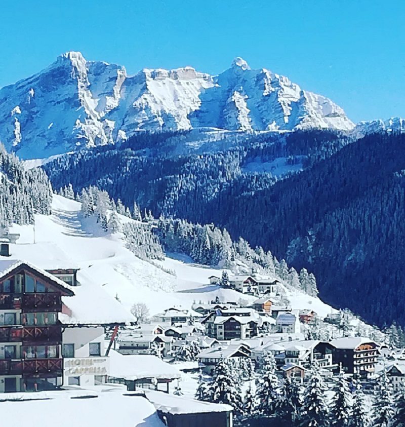 Vinter og ski i Dolomitterne