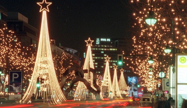 kurfürstendamm - eller i folkemunde Kudamm - har Berlins flotteste julebelysning