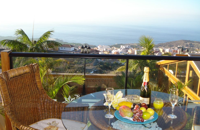 Hotellet ligger i den maleriske by Icod de los Vonos med fantastisk udsigt over Atlanterhavet