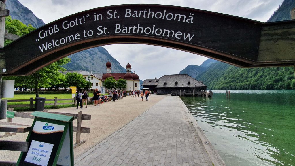 St. Bartholomä Willkommensschild